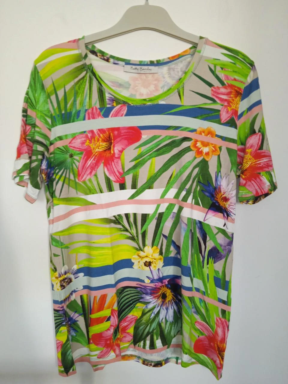 large lot of 10 summer tops, t-shirts, tank tops, various colors and brands – photo 2